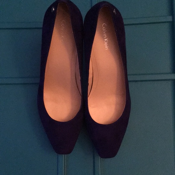 Shoes - Picture 2 of 2